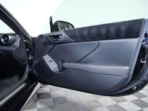 Used 2024 Toyota GR86 Premium RWD image 9