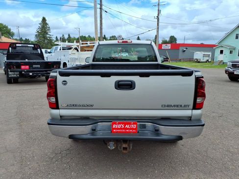 Used 2005 Chevrolet Silverado 1500 LS w/ Light Duty Power Package AWD/4WD image 4