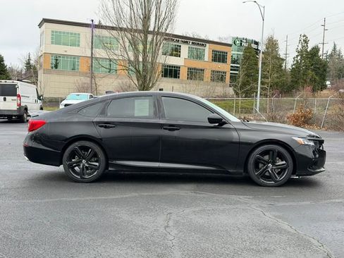 Used 2022 Honda Accord Sport image 3