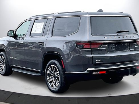 Used 2023 Jeep Wagoneer Base w/ Premium Group I image 7