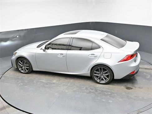 Used 2017 Lexus IS 200t image 11