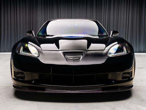 Used 2009 Chevrolet Corvette ZR1 w/ Preferred Equipment Group RWD image 19