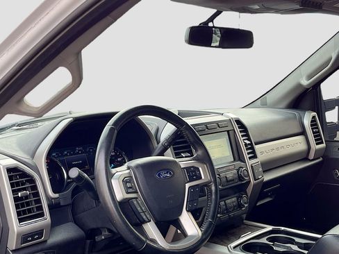 Used 2019 Ford F250 Lariat w/ Chrome Package AWD/4WD image 9