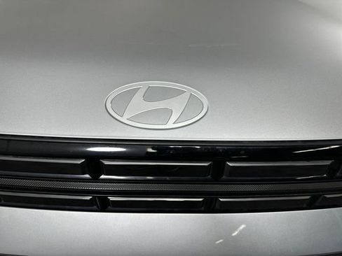 Used 2024 Hyundai Santa Fe Limited image 9