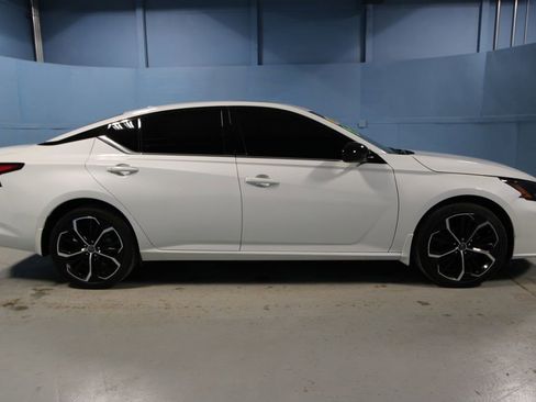 Used 2024 Nissan Altima 2.5 SR w/ SR Premium Package image 31