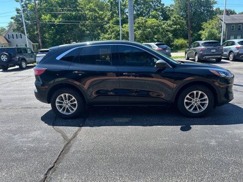 Used 2022 Ford Escape SE w/ Cold Weather Package AWD/4WD image 5