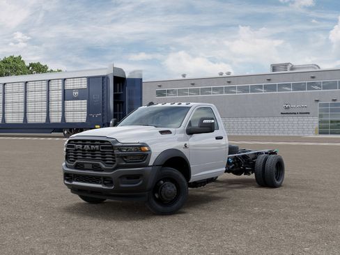 New 2026 RAM 5500 Tradesman AWD/4WD image 27