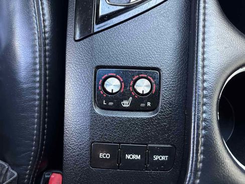 Used 2015 Toyota Avalon XLE image 31