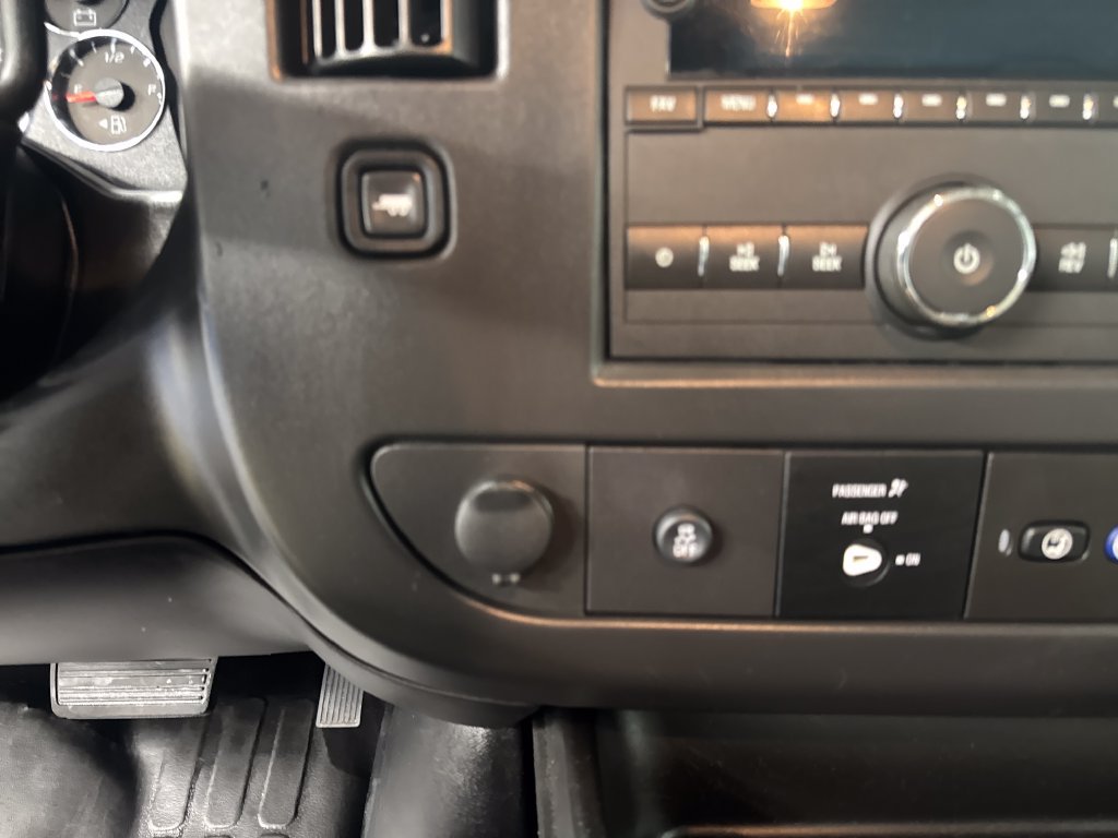 Used 2025 Chevrolet Express 2500 w/ Driver Convenience Package RWD image 36