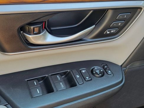 Used 2018 Honda CR-V Touring image 22