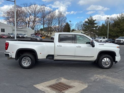 Used 2024 Chevrolet Silverado 3500 High Country w/ High Country Premium Package image 8
