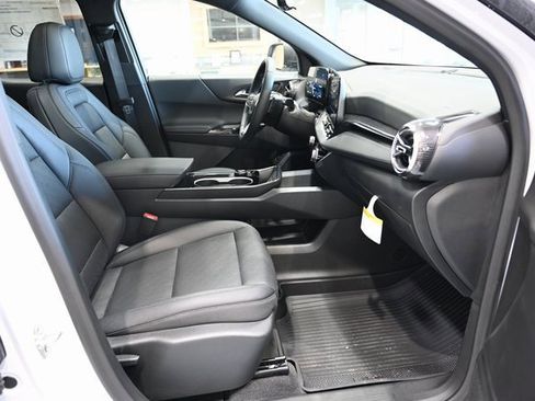 New 2026 Chevrolet Equinox LT w/ Convenience Package II image 10