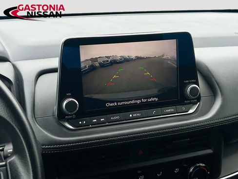 Used 2024 Nissan Rogue S image 17