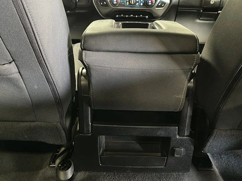 Used 2018 Chevrolet Silverado 1500 LT w/ All Star Edition AWD/4WD image 17