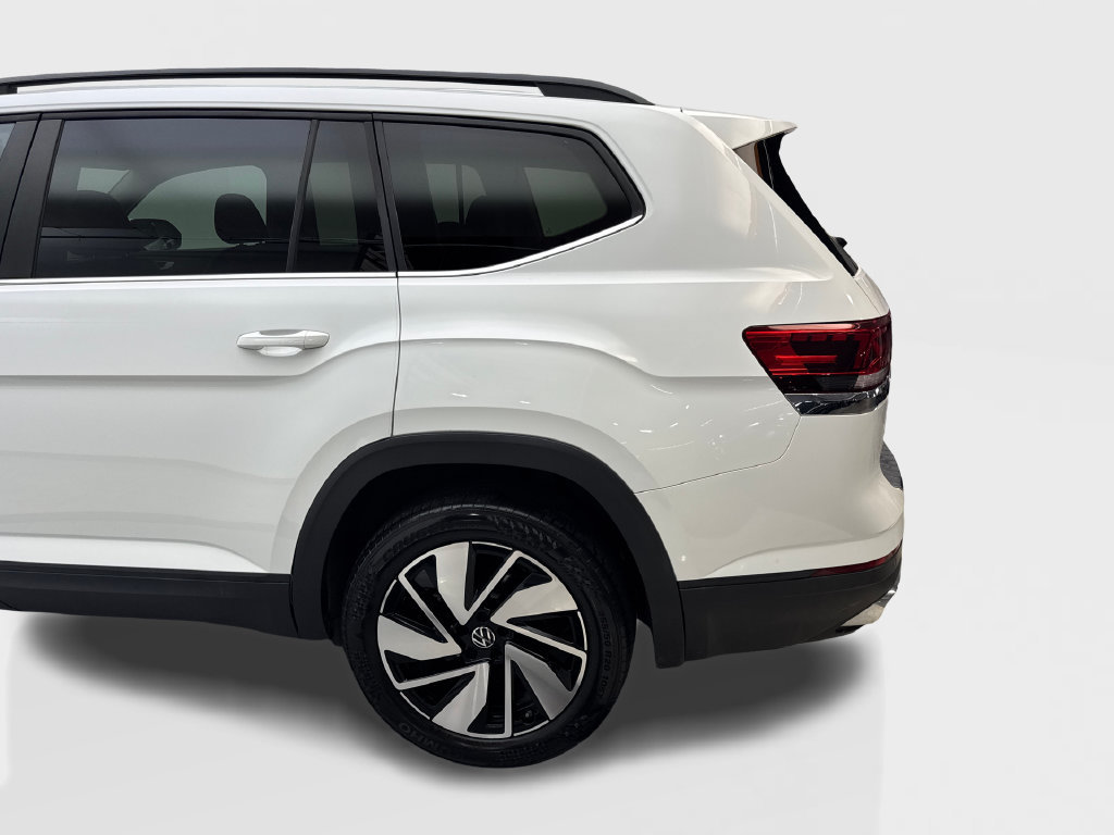Used 2024 Volkswagen Atlas SE w/ Panoramic Sunroof Package FWD image 21