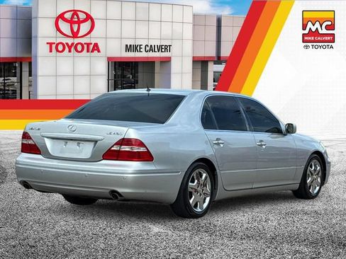 Used 2005 Lexus LS 430 RWD image 5