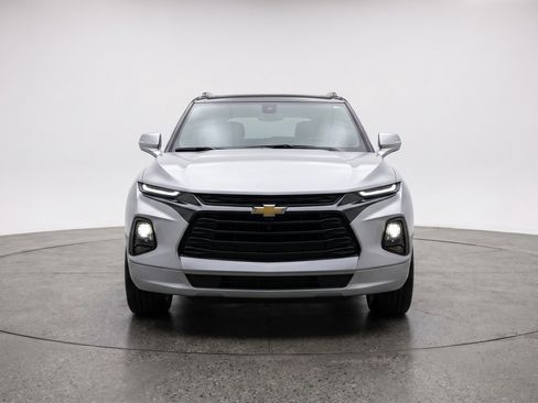 Used 2025 Chevrolet Blazer LT FWD image 2