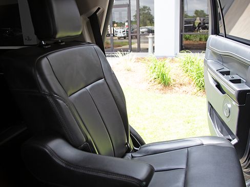 Used 2022 Ford Expedition XLT RWD image 16