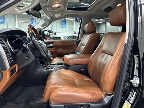 Used 2021 Toyota Sequoia Platinum AWD/4WD image 8