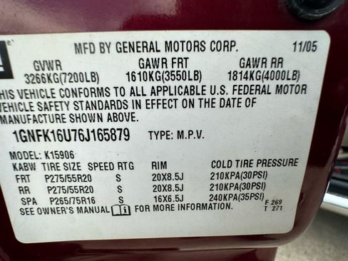 Used 2006 Chevrolet Suburban LTZ w/ Preferred Equipment Group AWD/4WD image 28