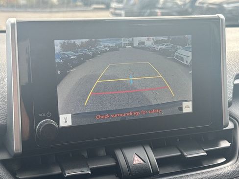 Used 2024 Toyota RAV4 LE image 21