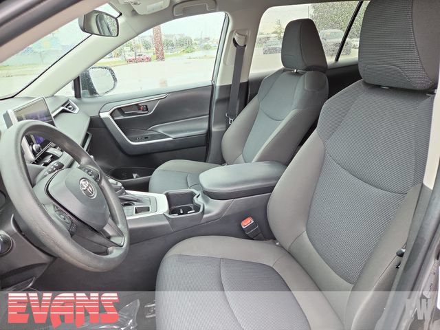 Certified 2025 Toyota RAV4 LE AWD/4WD image 17
