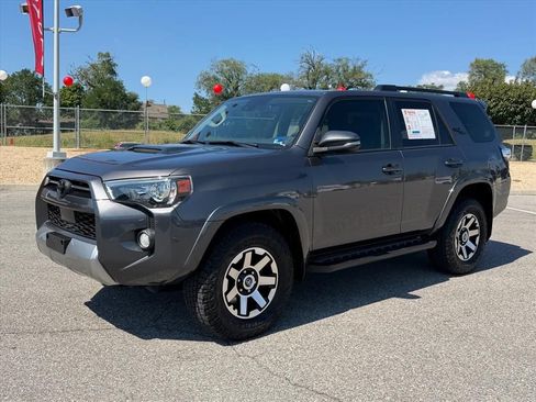 Certified 2020 Toyota 4Runner TRD Off-Road Premium w/ Moonroof Package AWD/4WD image 8