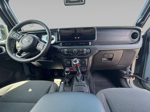 Used 2025 Jeep Wrangler Rubicon w/ Convenience Group AWD/4WD image 11