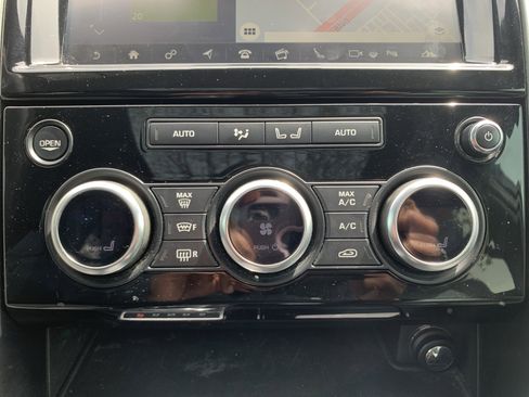 Used 2018 Land Rover Discovery HSE Luxury image 29