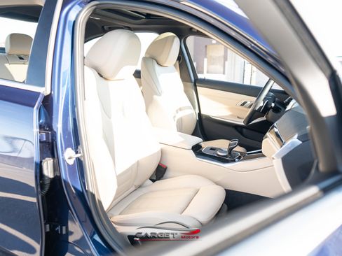 Used 2019 BMW 330i xDrive Sedan w/ Convenience Package image 17