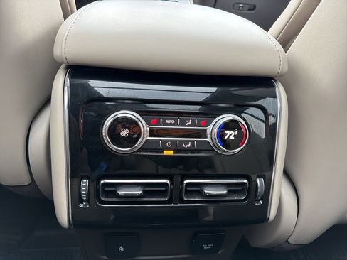 Used 2023 Lincoln Aviator AWD w/ Premium Package image 22