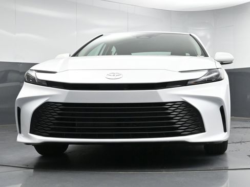 Certified 2025 Toyota Camry LE w/ Convenience Package image 20