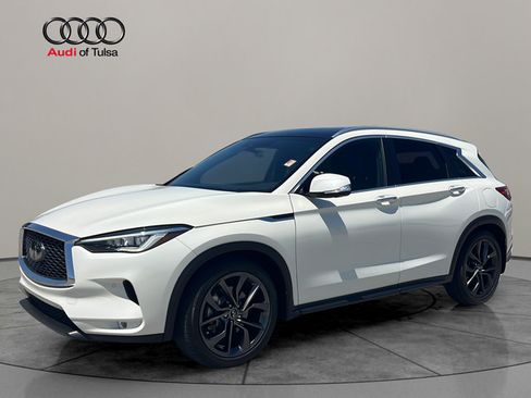 Used 2019 INFINITI QX50 Essential w/ Sensory Package AWD/4WD image 3
