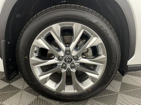 Used 2023 Toyota Highlander Limited AWD/4WD image 23