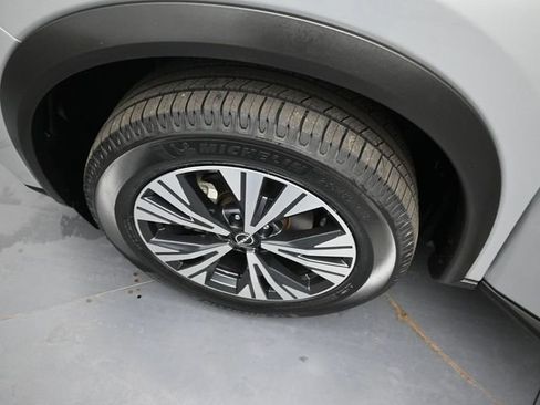 Used 2023 Nissan Rogue SV image 38