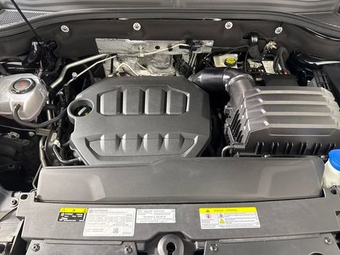 Used 2024 Volkswagen Atlas Cross Sport SE image 27