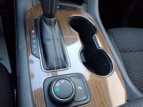 Used 2018 GMC Acadia SLE w/ Driver Alert Package I image 21