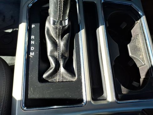 Used 2018 Ford F150 Lariat w/ Equipment Group 502A Luxury image 23