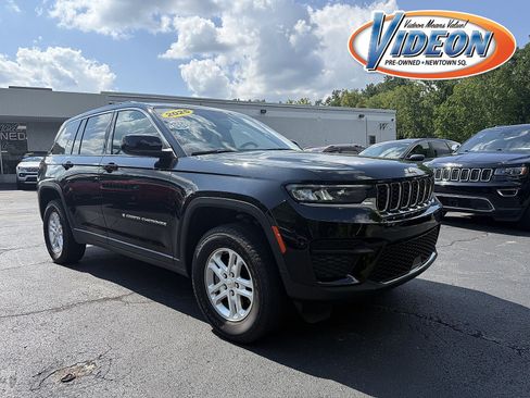 Used 2025 Jeep Grand Cherokee Laredo w/ Luxury Tech Group I AWD/4WD image 1