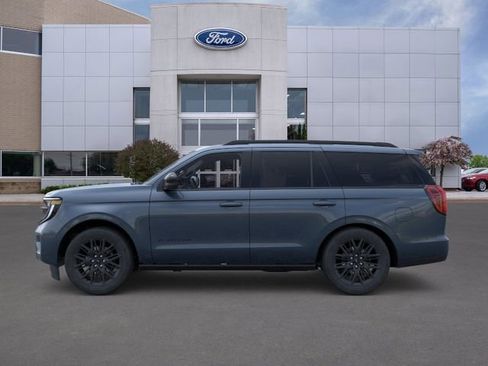 New 2026 Ford Expedition Platinum w/ Stealth Appearance Package AWD/4WD image 3