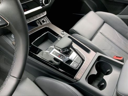 Used 2025 Audi Q5 2.0T Premium Plus w/ Premium Plus Package image 16