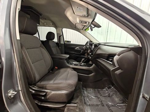 Used 2018 Chevrolet Traverse LT FWD image 25