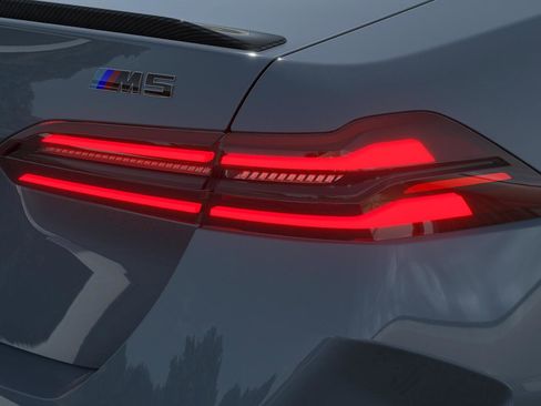 New 2026 BMW M5 image 8