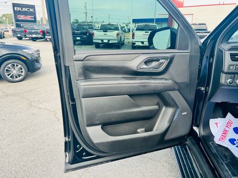Used 2024 GMC Yukon XL AT4 w/ Technology Package AWD/4WD image 16