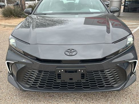 Used 2026 Toyota Camry SE image 8