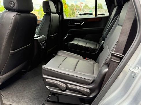 Used 2025 GMC Yukon Denali AWD/4WD image 7