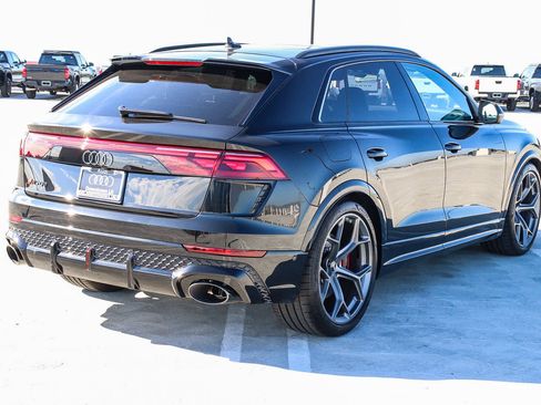 New 2025 Audi RS Q8 performance image 5