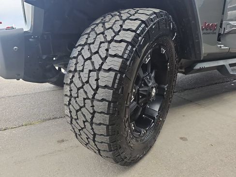 Used 2020 Jeep Gladiator Rubicon AWD/4WD image 30