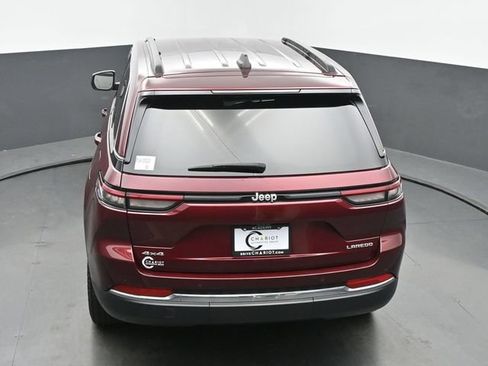 Used 2024 Jeep Grand Cherokee Laredo AWD/4WD image 40