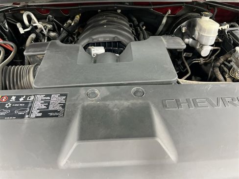 Used 2019 Chevrolet Suburban LT image 25